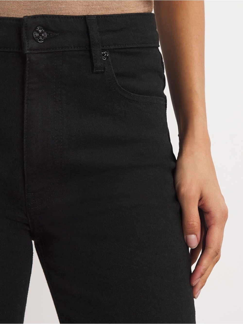 FRAME - The Pixie Arrow Bootcut Jeans - size 28